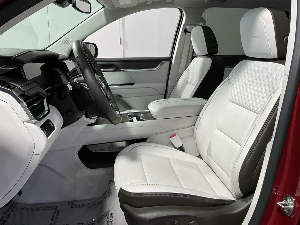 Used 2024 GMC Acadia Denali FWD image 14