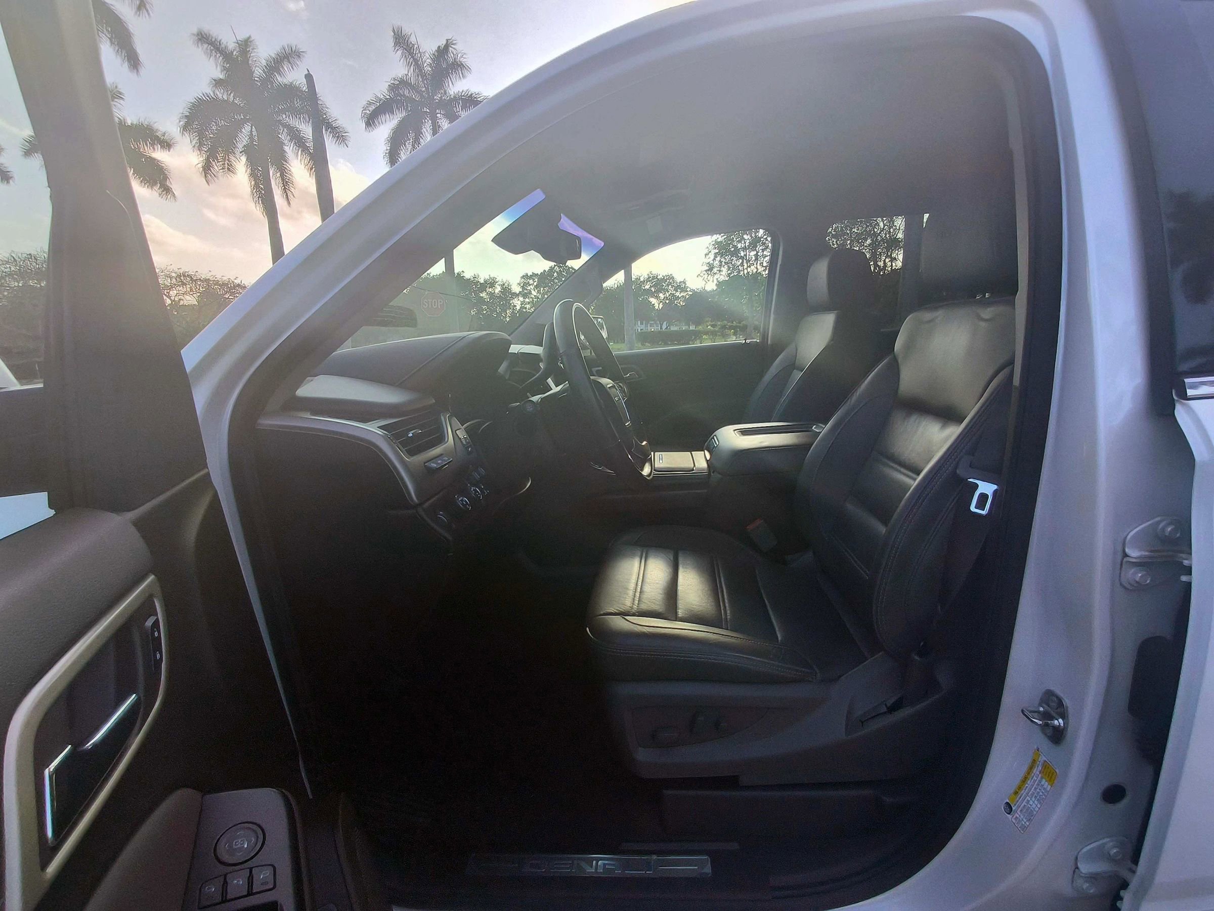 Used 2018 GMC Yukon Denali w/ Enhanced Security Package AWD/4WD image 21