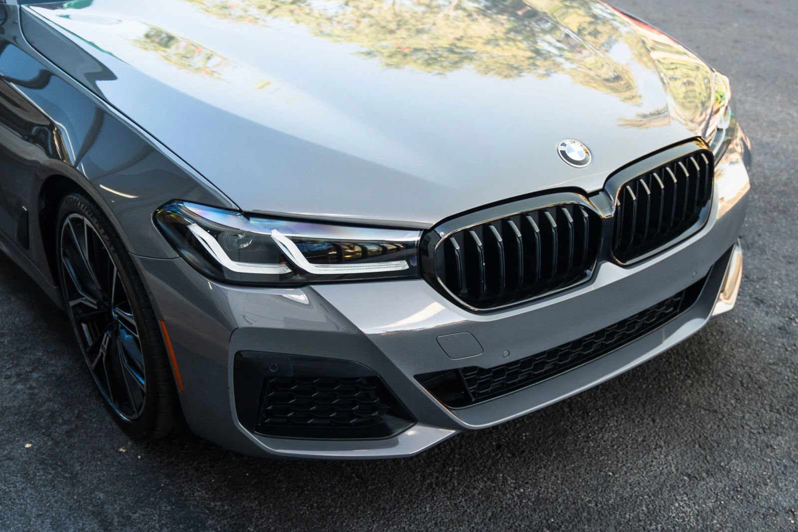 Used 2021 BMW 530i w/ M Sport Package RWD image 6