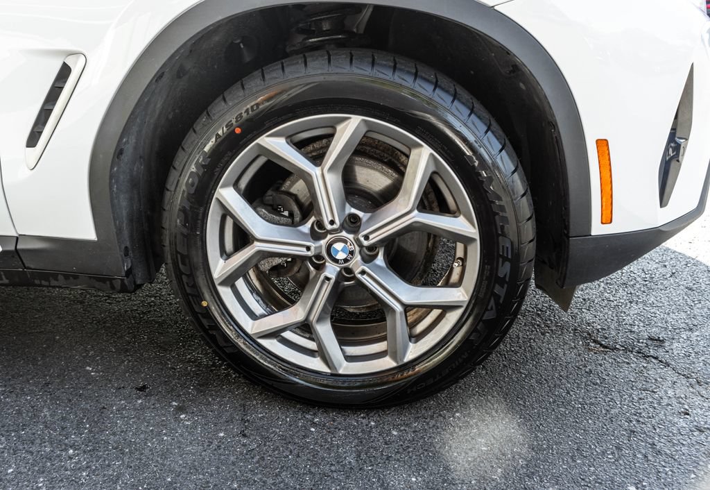 Used 2023 BMW X3 xDrive30i w/ Premium Essential Package AWD/4WD image 4