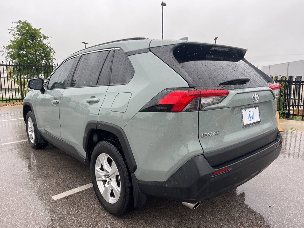 Used 2021 Toyota RAV4 XLE w/ Convenience Package image 6