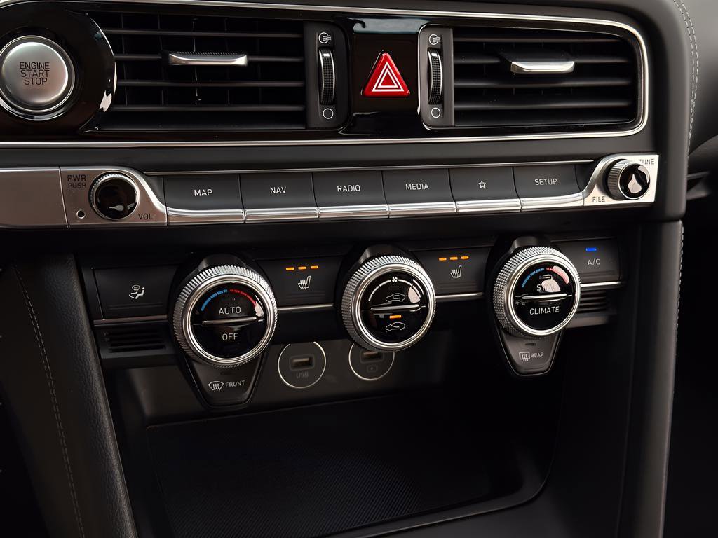 Used 2023 Genesis G70 3.3T image 14