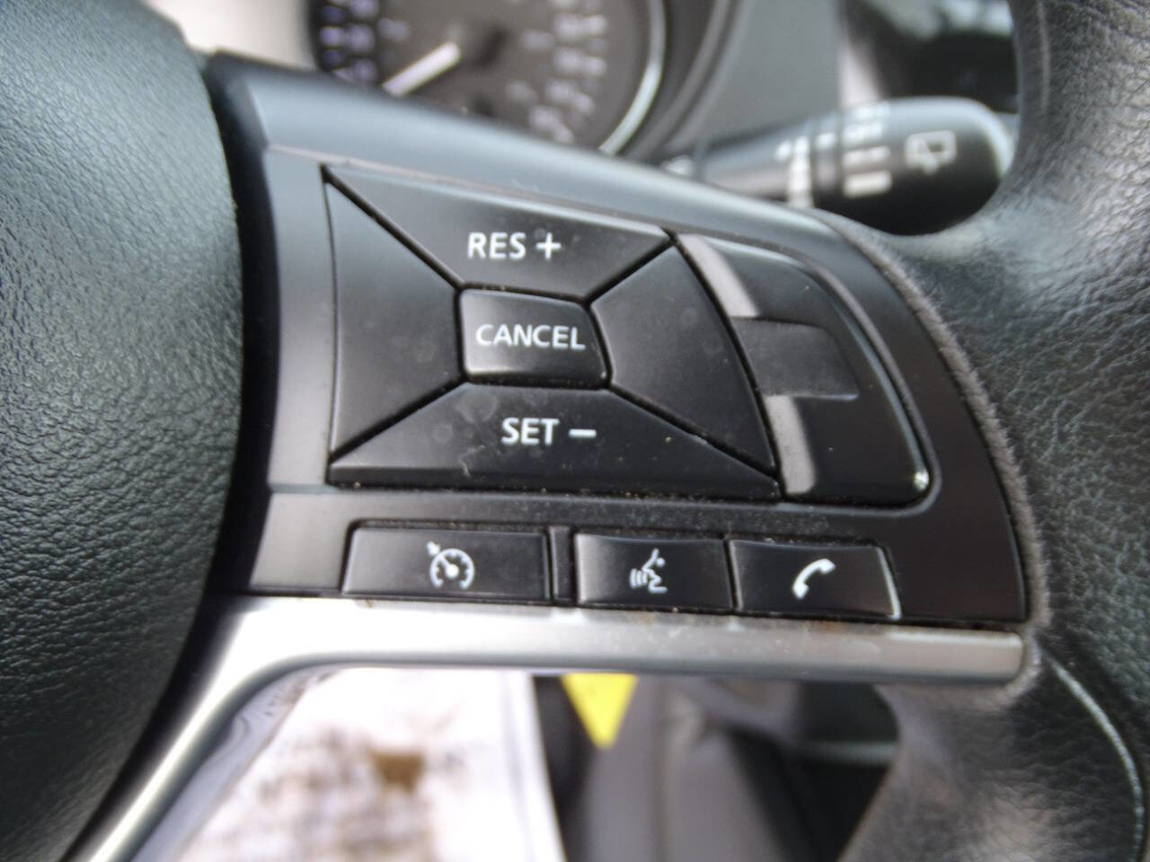 Used 2018 Nissan Rogue S image 14