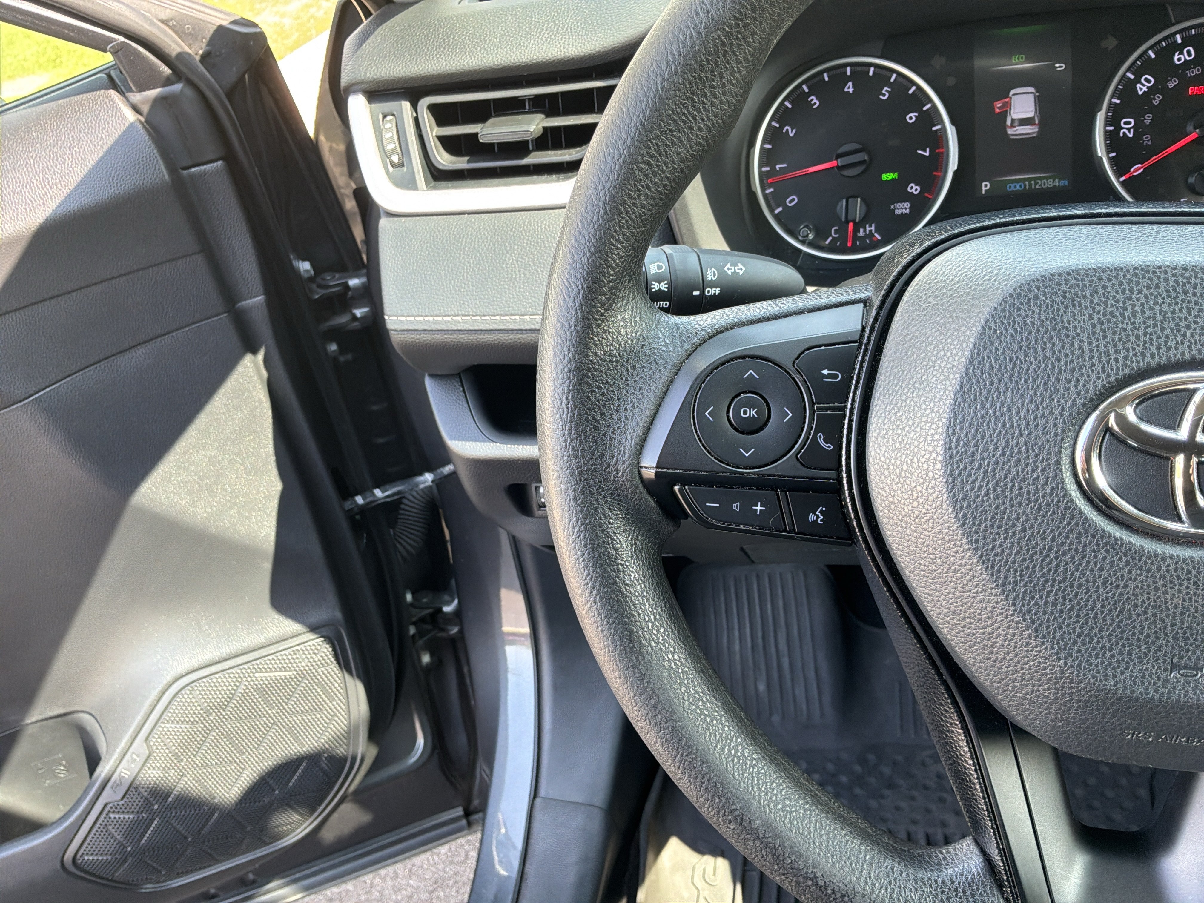 Used 2021 Toyota RAV4 XLE AWD/4WD image 19