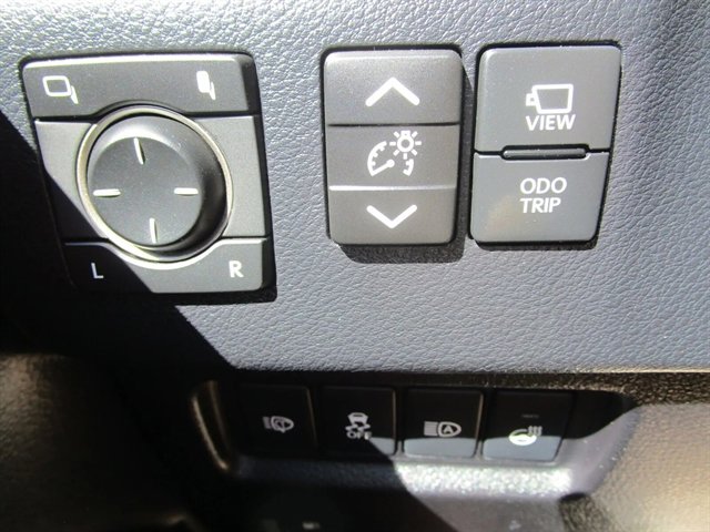 Used 2021 Lexus GX 460 Luxury w/ Off Road Package AWD/4WD image 28