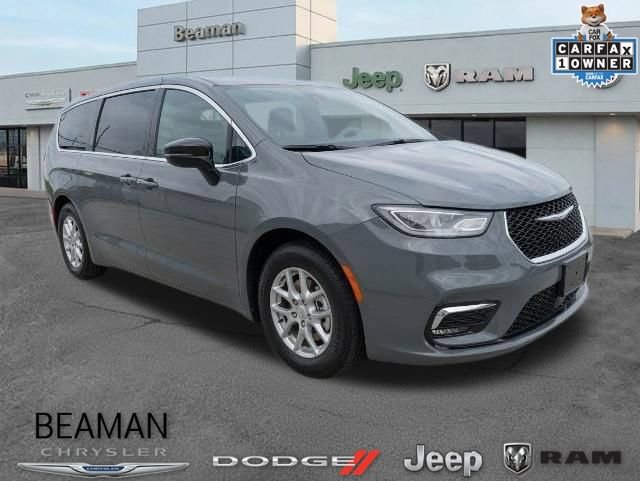 Used 2025 Chrysler Pacifica Select FWD video 1