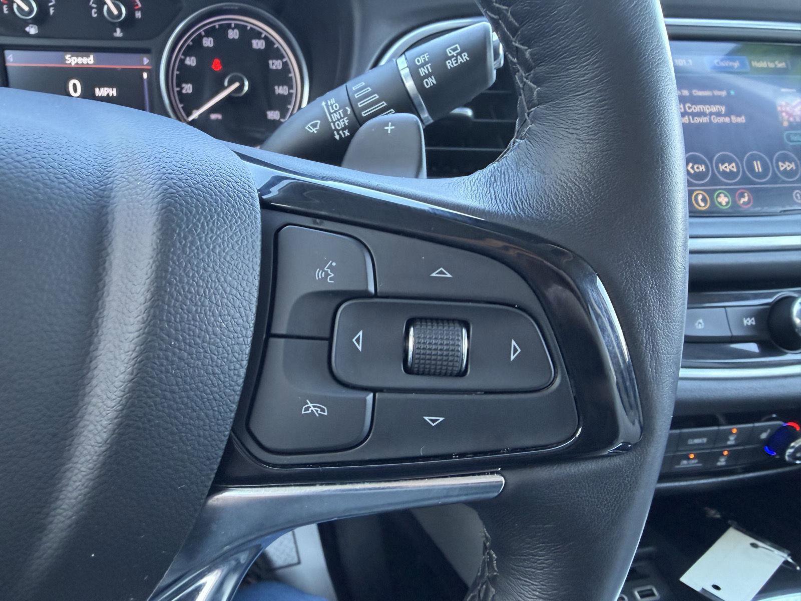 Used 2023 Buick Enclave Essence image 15