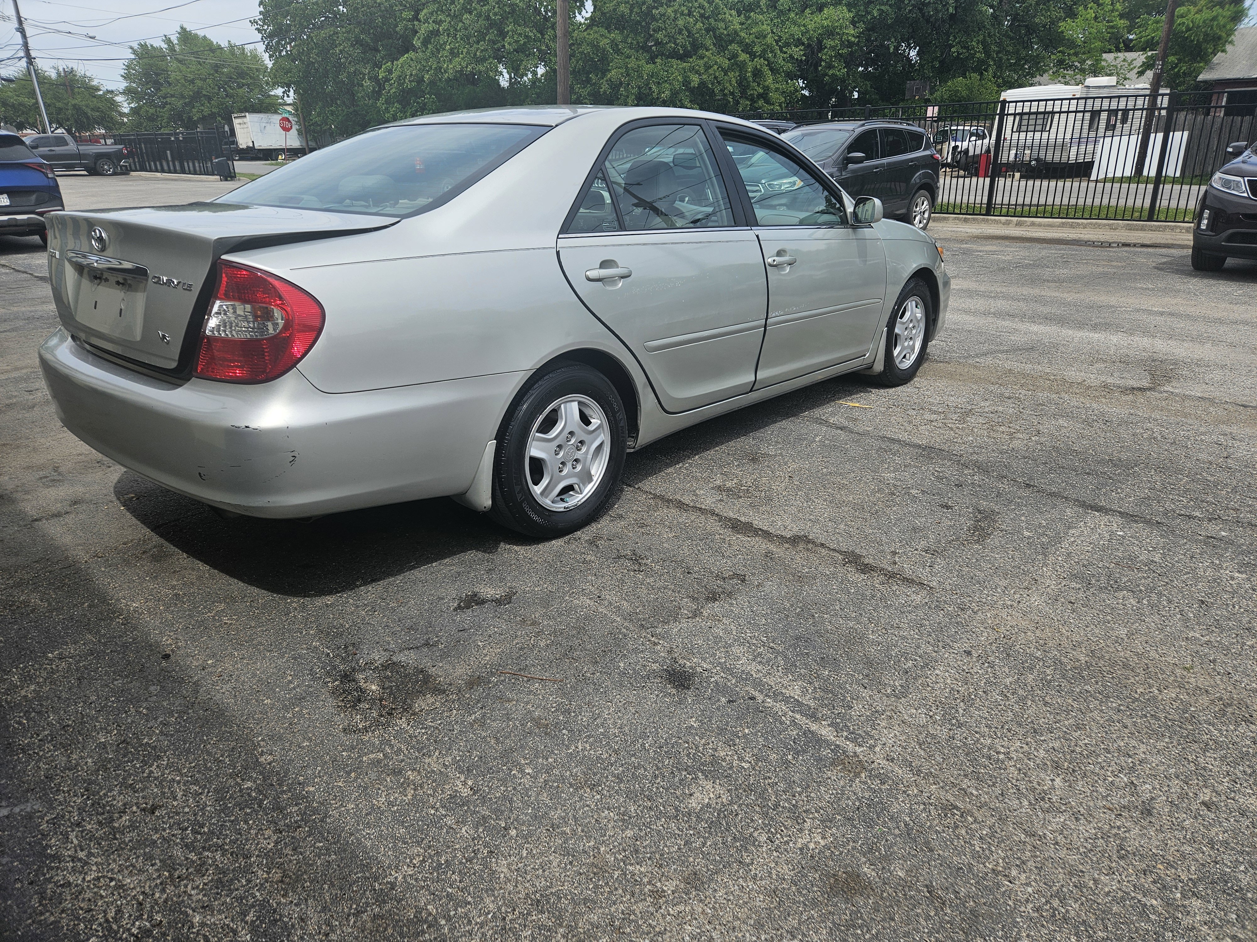 Used 2002 Toyota Camry LE FWD image 5