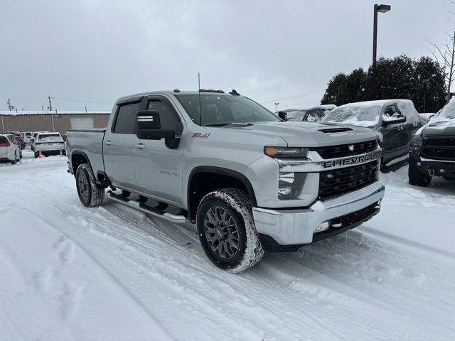 Used 2022 Chevrolet Silverado 2500 LT w/ Convenience Package image 2