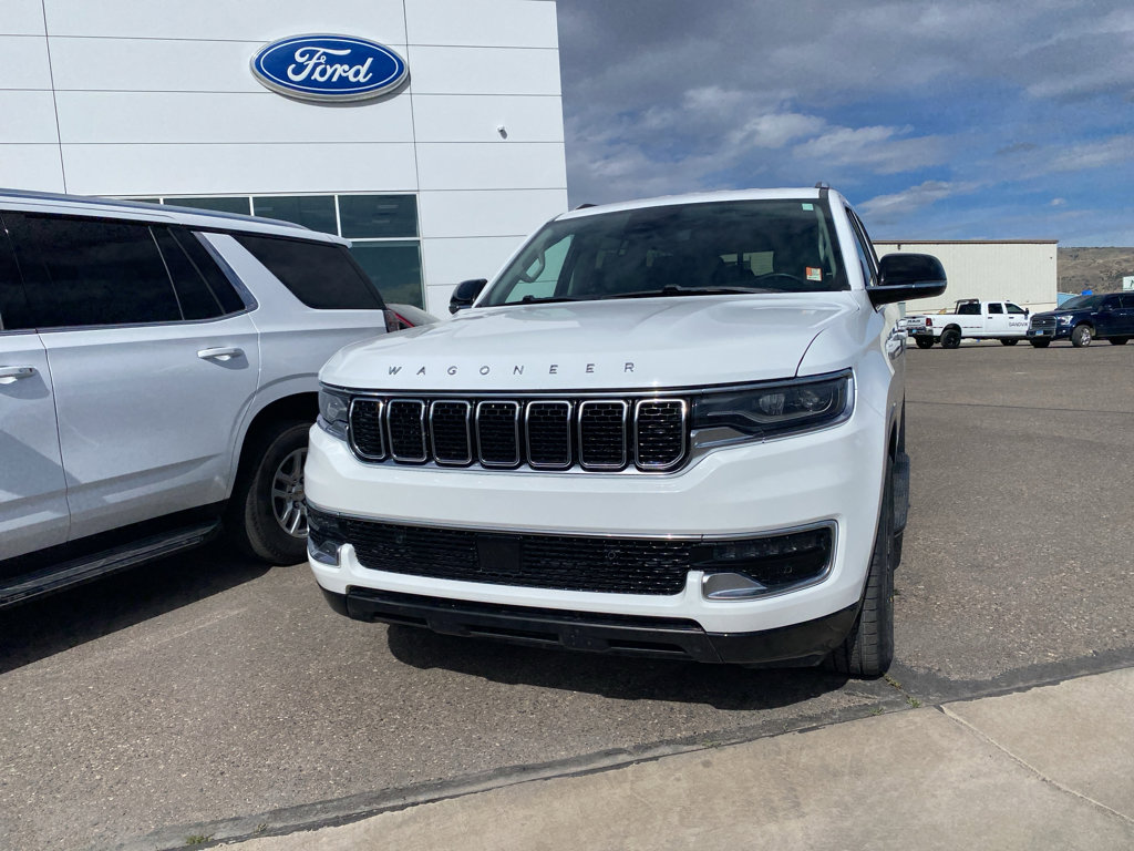 Used 2023 Jeep Wagoneer L Series II AWD/4WD image 17