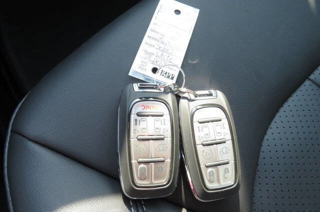 New 2026 Chrysler Pacifica Select image 30