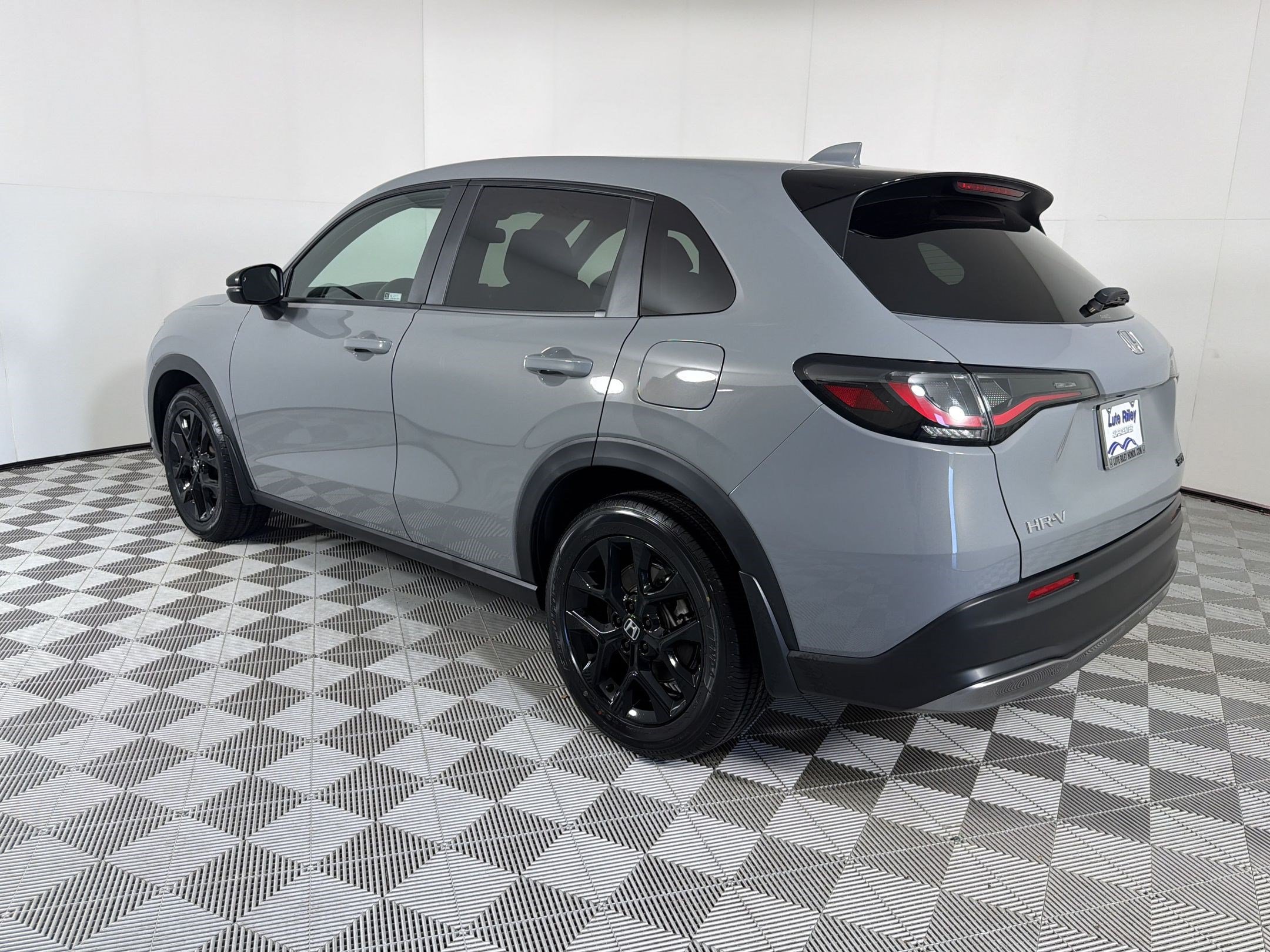 Used 2024 Honda HR-V Sport image 3