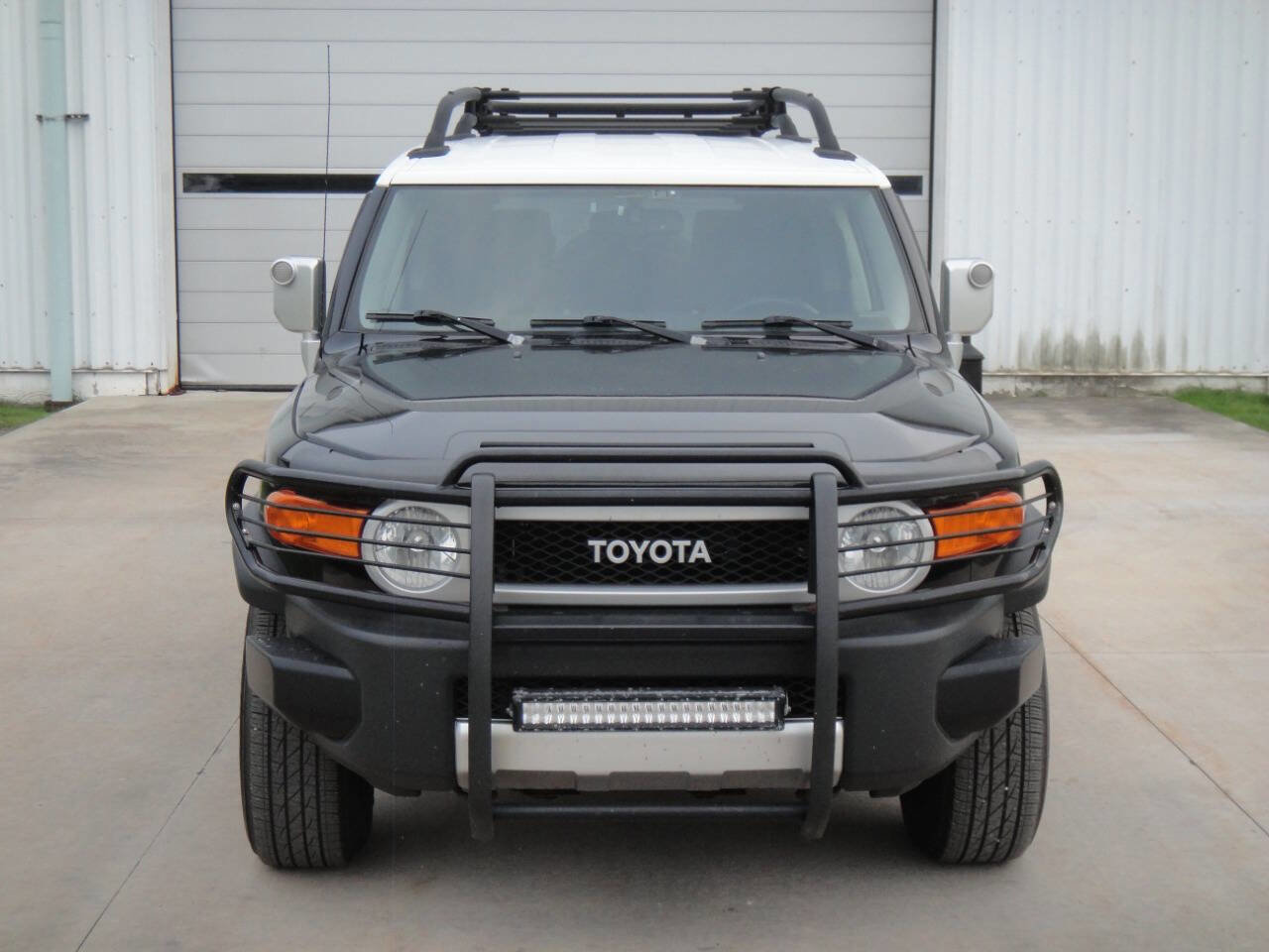 Used 2014 Toyota FJ Cruiser 2WD w/ Convenience Package image 3