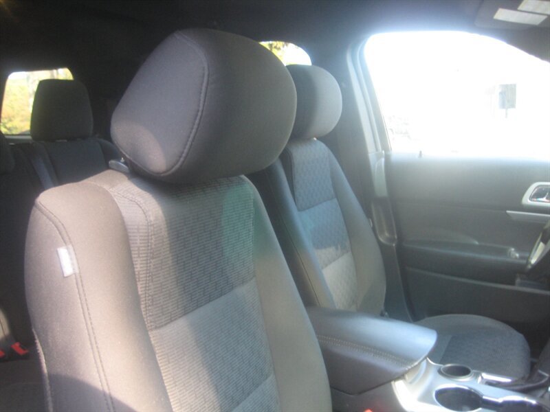 Used 2015 Ford Explorer XLT FWD image 14
