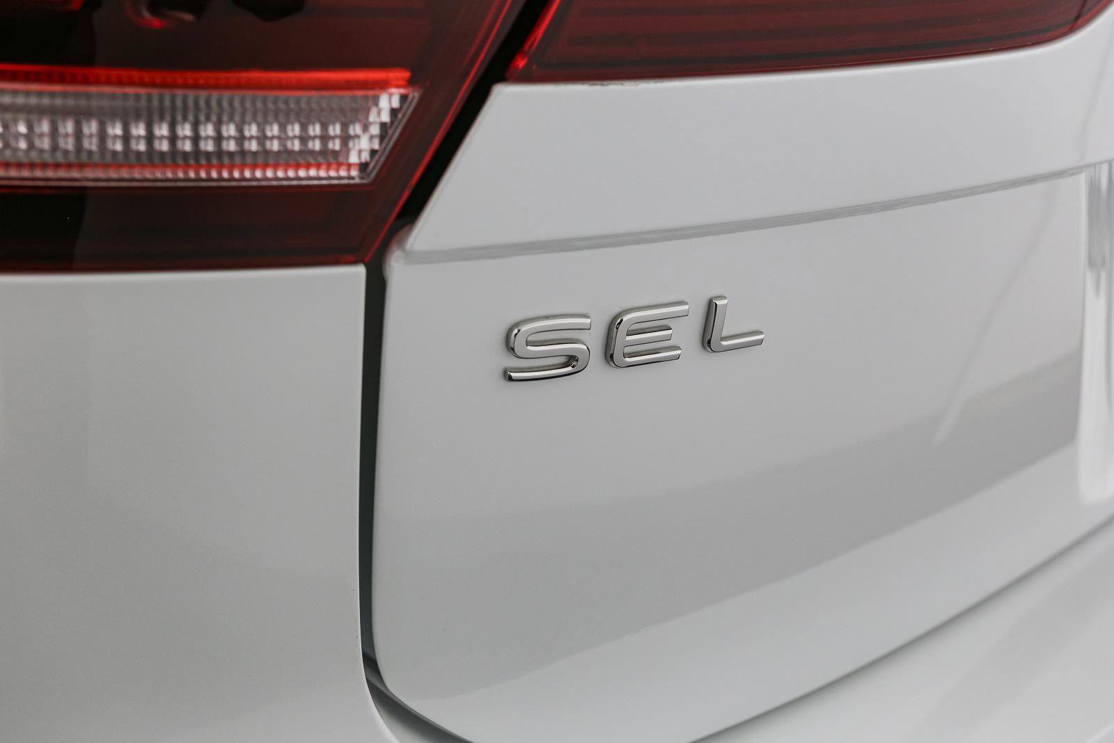 Used 2024 Volkswagen Tiguan SEL R-Line AWD/4WD image 13
