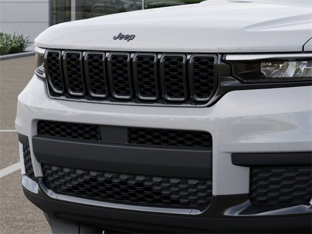 New 2025 Jeep Grand Cherokee L Altitude image 11