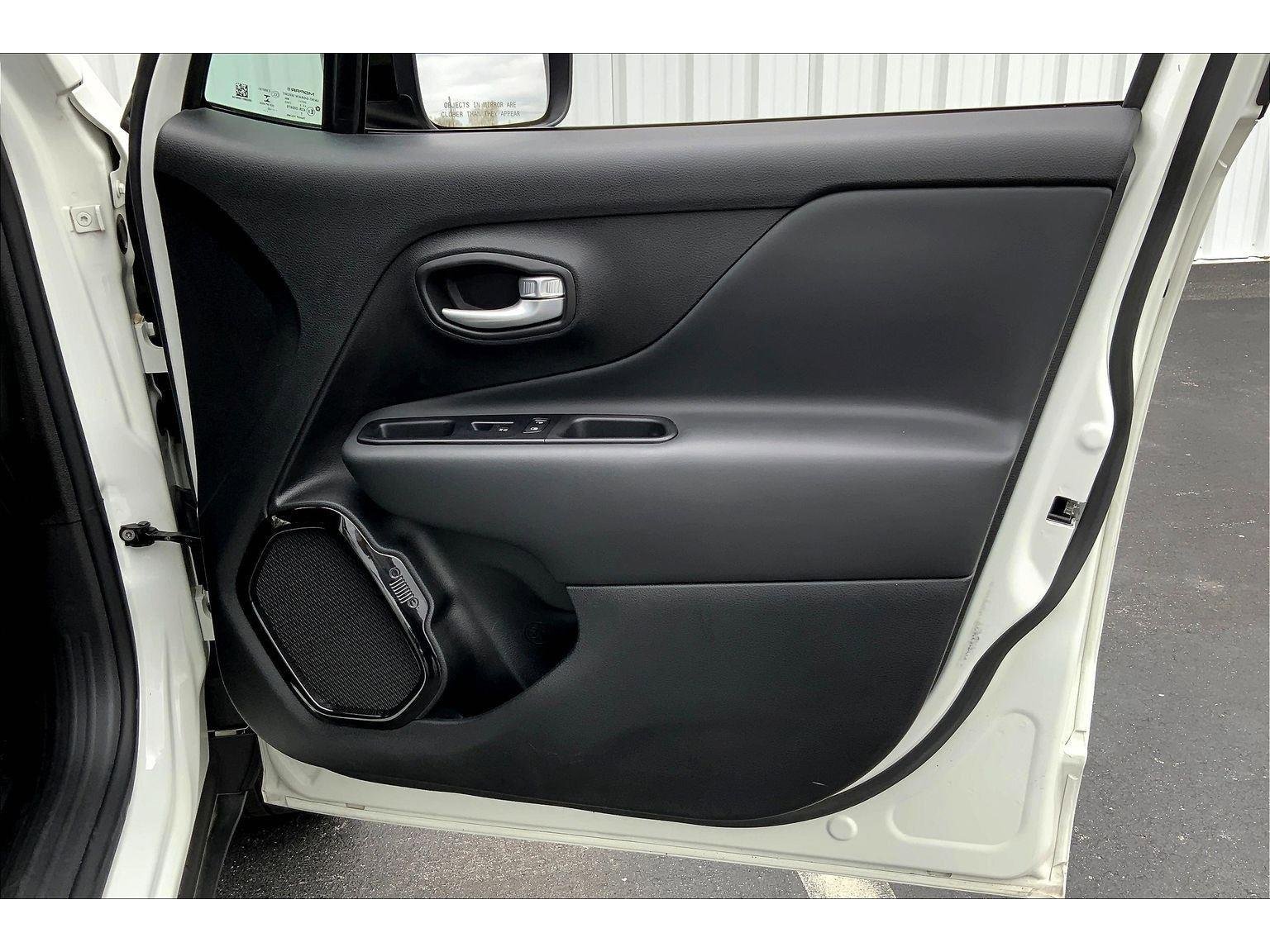 Used 2023 Jeep Renegade Altitude image 22