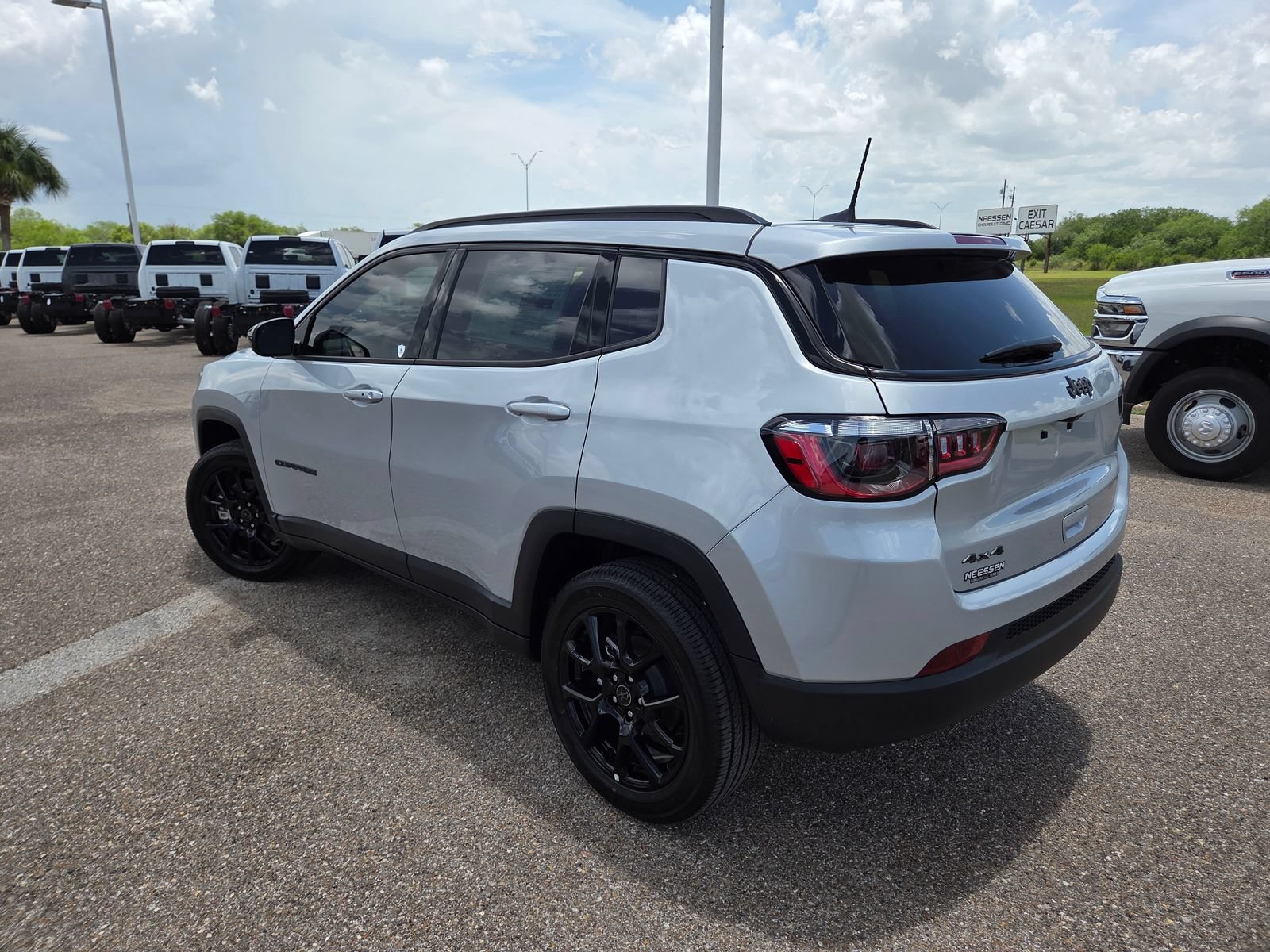 New 2026 Jeep Compass Latitude AWD/4WD image 5
