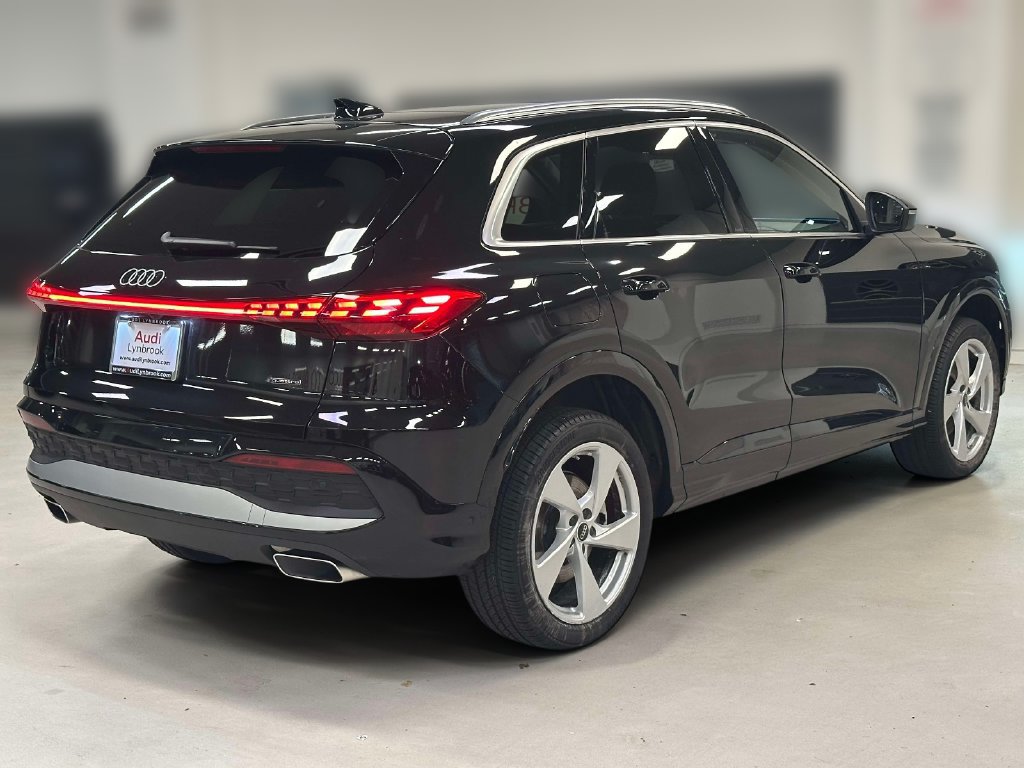 Used 2025 Audi Q5 Premium Plus w/ Premium Plus AWD/4WD image 4