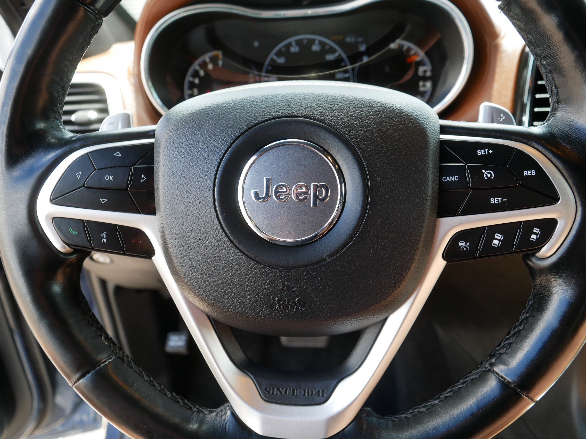 Used 2021 Jeep Grand Cherokee Summit AWD/4WD image 25