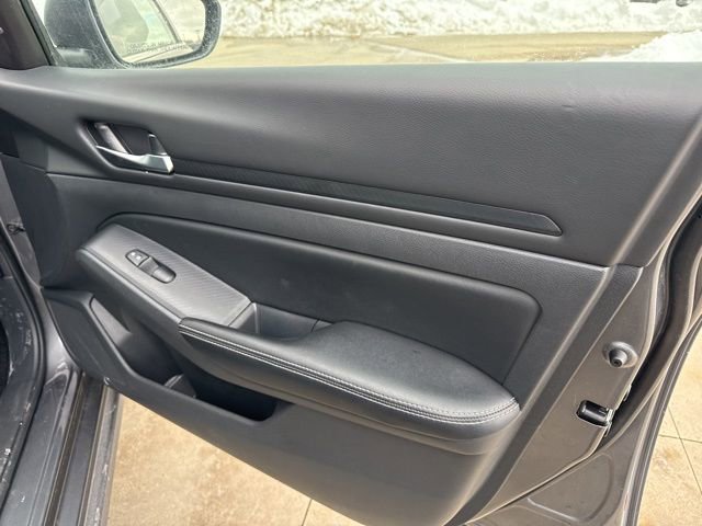 Used 2024 Nissan Altima 2.5 SV image 31