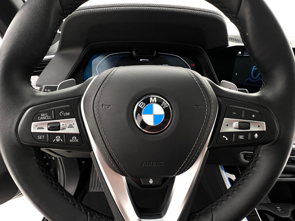 Used 2021 BMW X5 xDrive45e w/ Executive Package AWD/4WD image 16