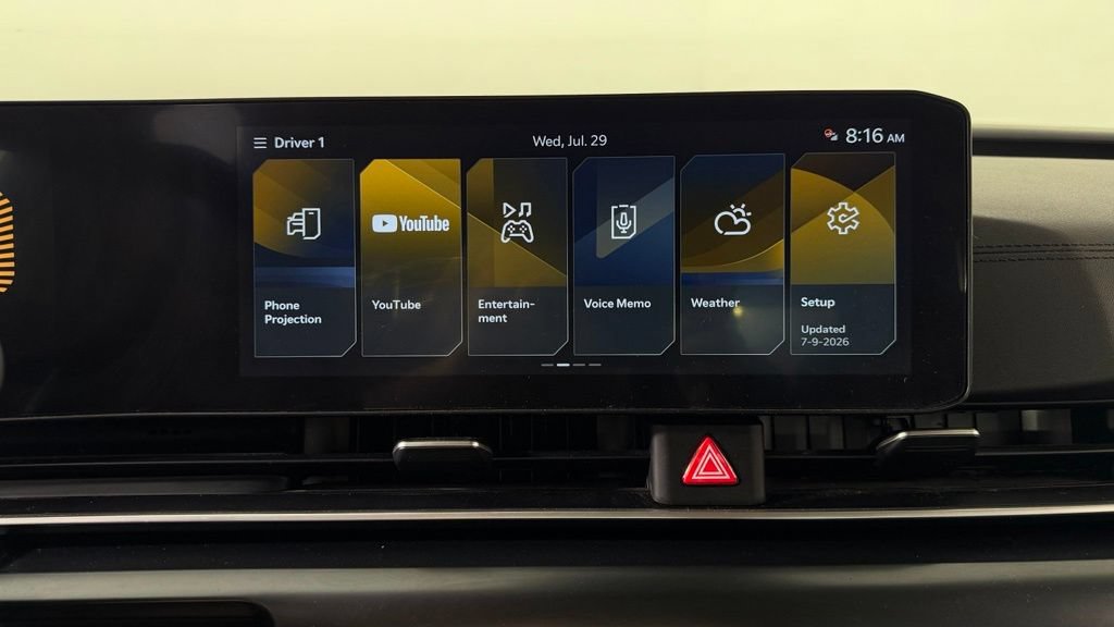 Used 2025 Kia Carnival FWD image 21