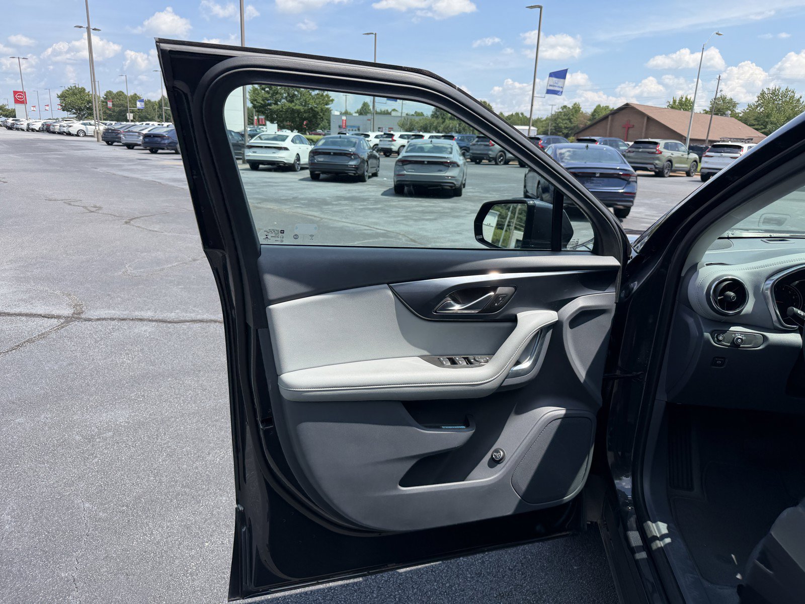 Used 2022 Chevrolet Blazer LT FWD image 18