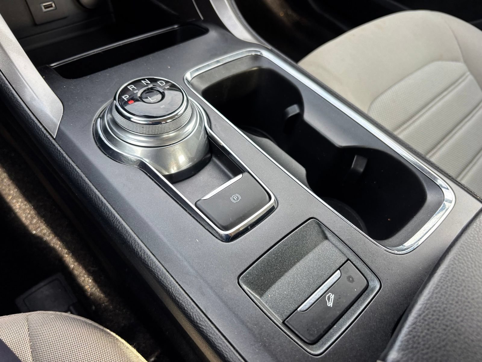 Used 2020 Ford Fusion S FWD image 23