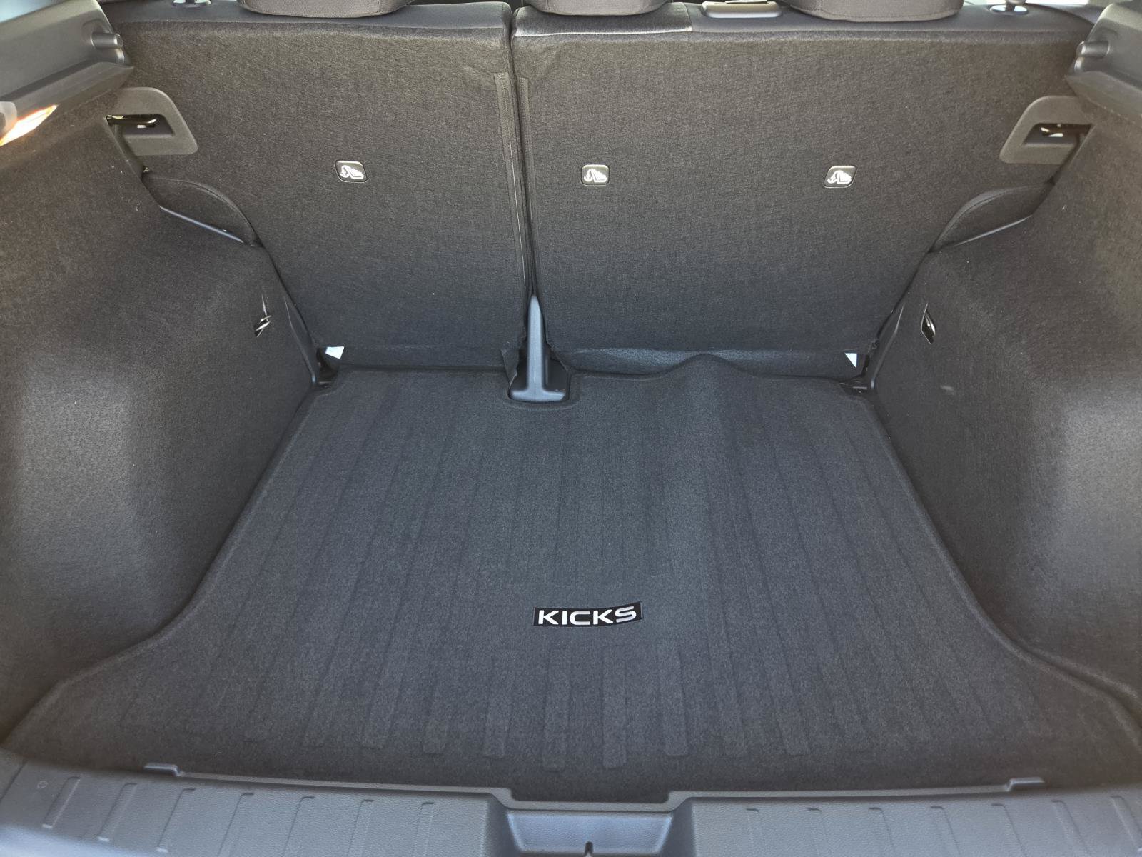 New 2027 Nissan Kicks SV w/ Cold Weather Package FWD image 10