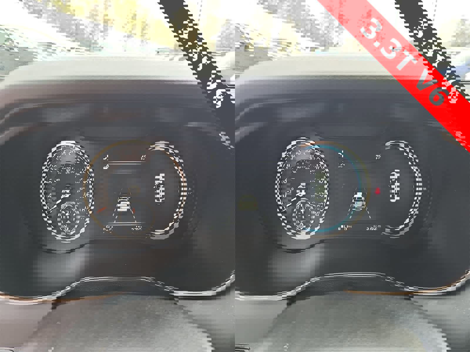 Used 2022 Genesis G70 3.3T image 22