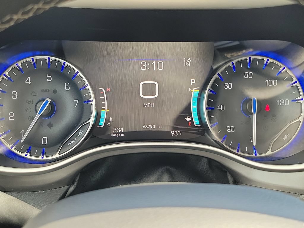 Used 2024 Chrysler Pacifica Touring-L FWD image 23
