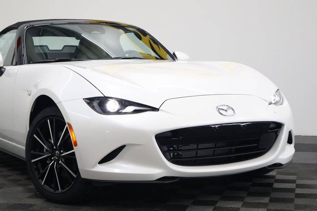 Used 2024 MAZDA MX-5 Miata Grand Touring image 3