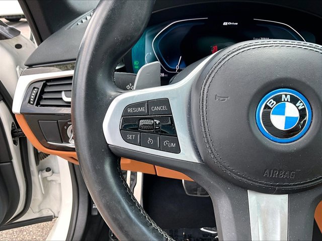 Used 2023 BMW 530e w/ M Sport Package image 18