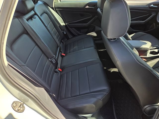 Certified 2023 Volkswagen Jetta SE w/ Panoramic Sunroof Package FWD image 17