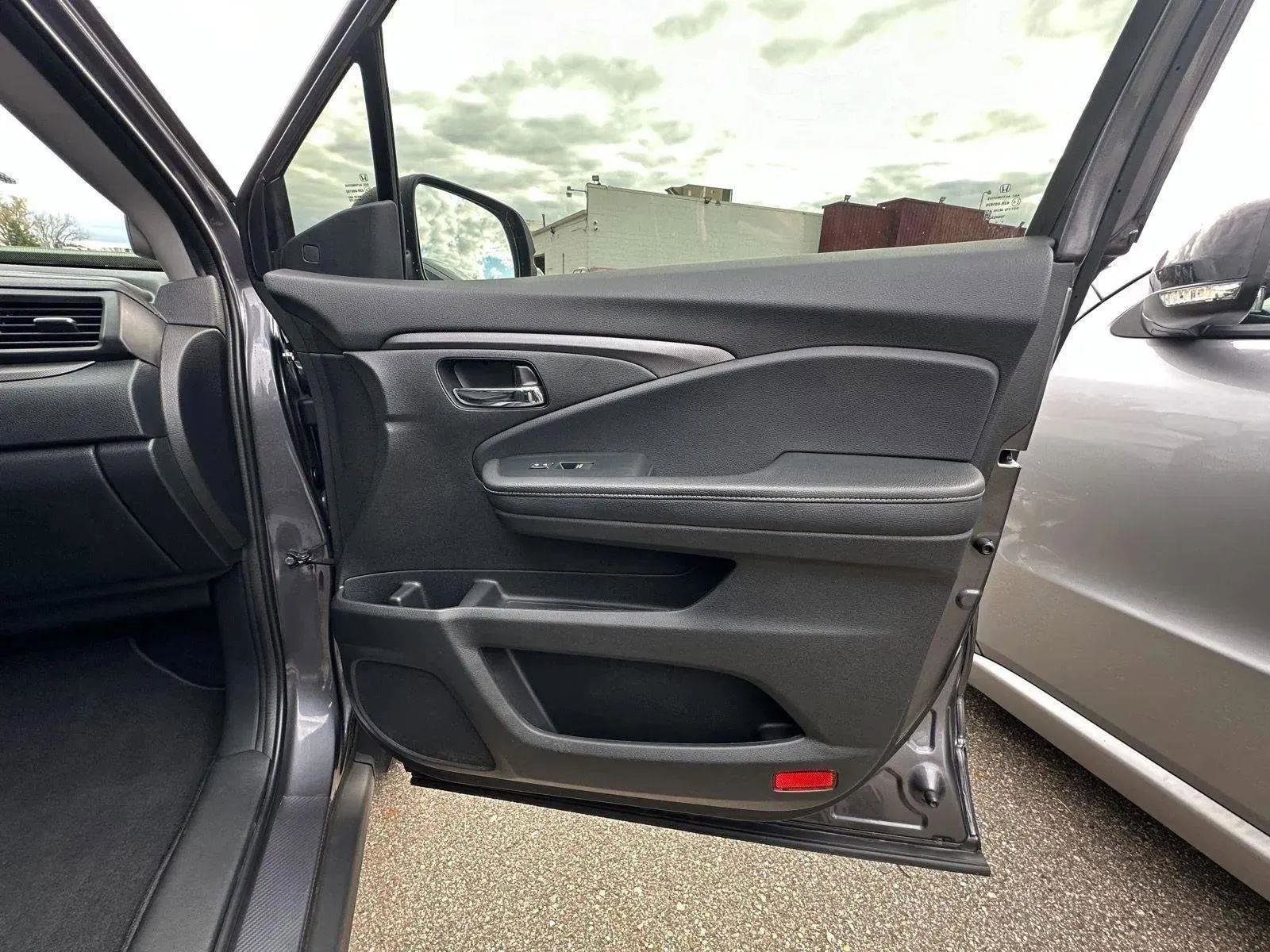 Used 2023 Honda Ridgeline RTL image 25