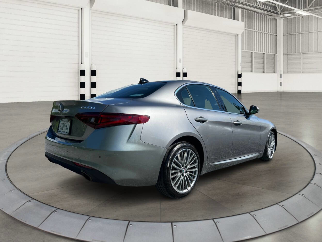 Used 2018 Alfa Romeo Giulia Ti w/ Quick Order Package 22X Lusso image 3