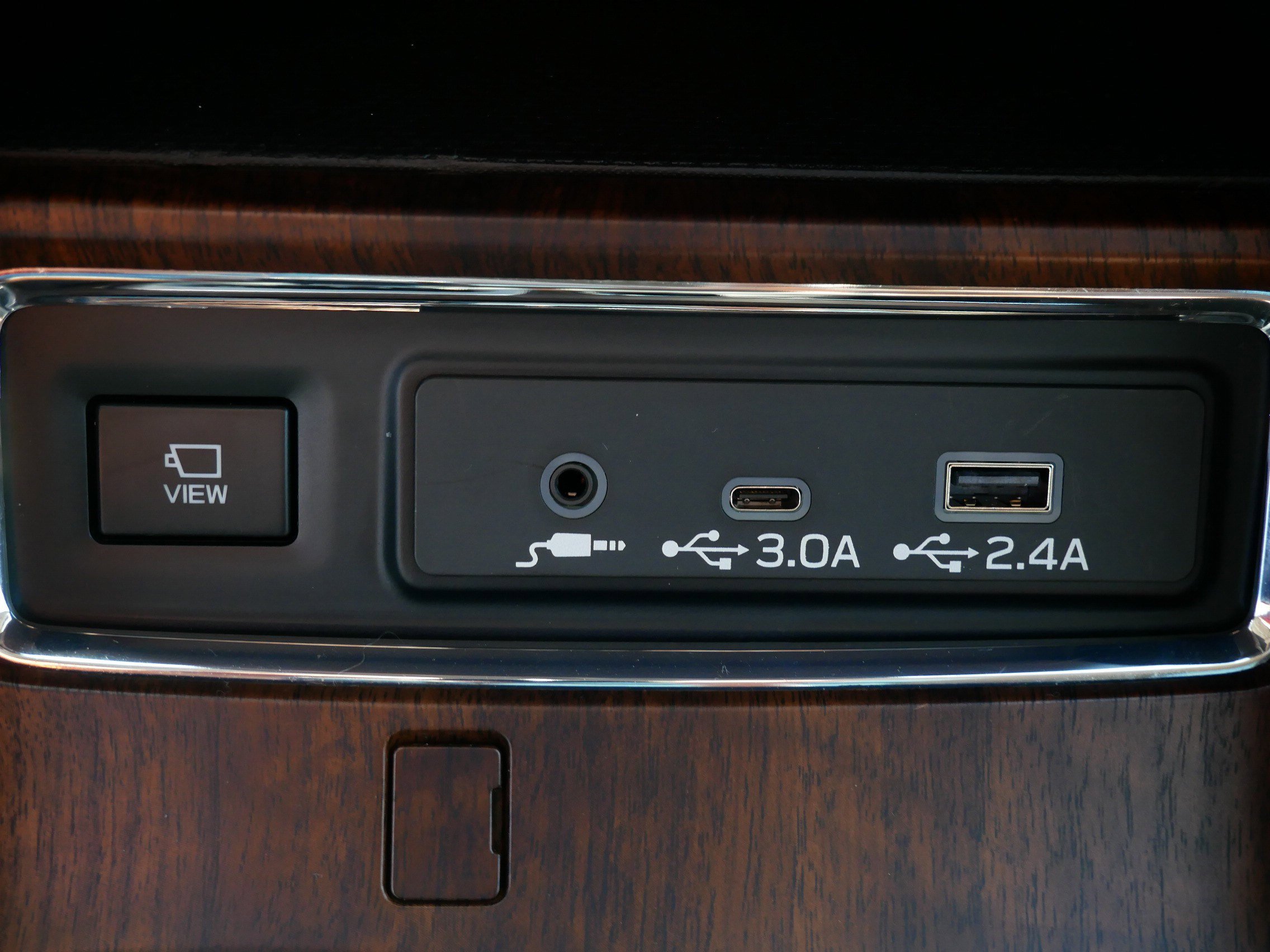 Certified 2024 Subaru Ascent Touring AWD/4WD image 29