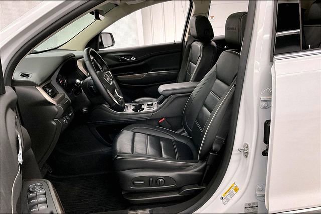 Used 2023 GMC Acadia Denali w/ Denali Ultimate Package FWD image 25