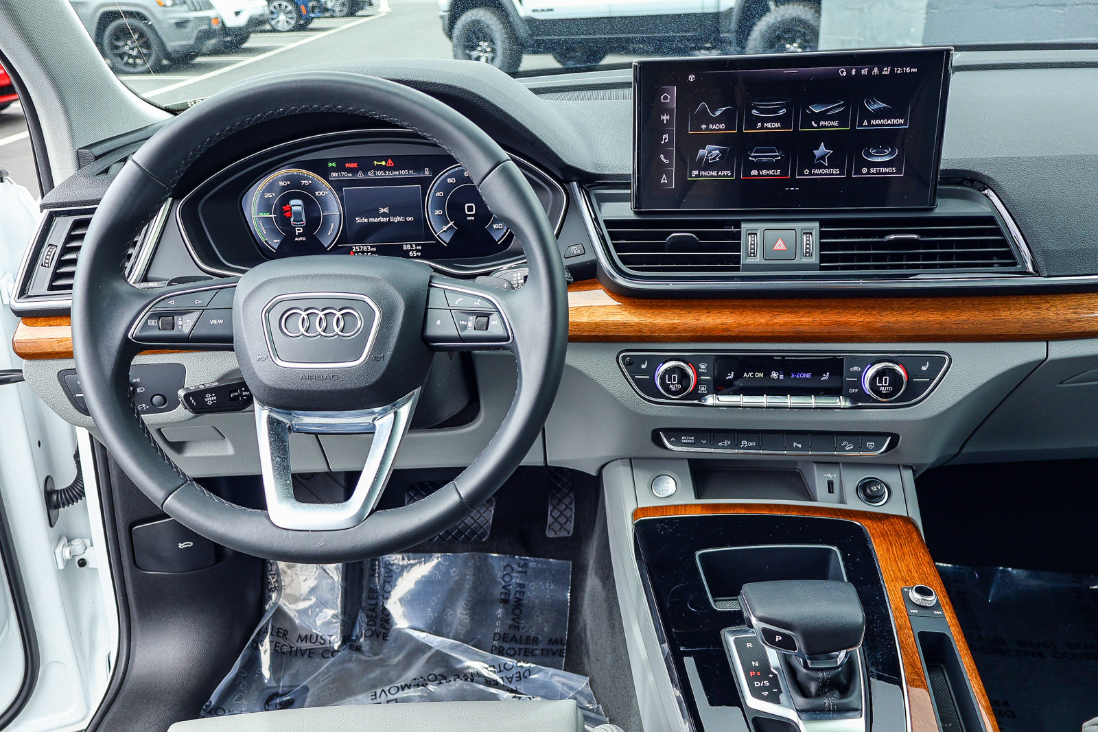 Used 2023 Audi Q5 e Premium AWD/4WD image 3