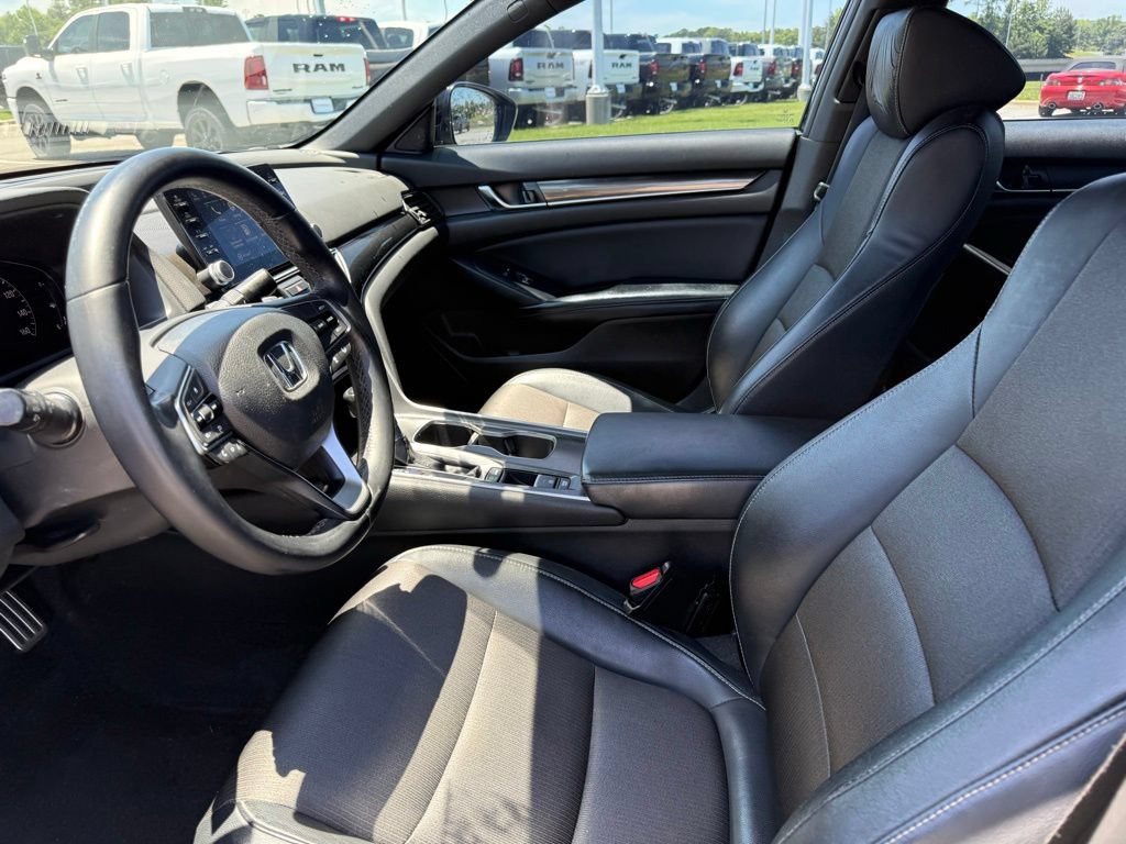 Used 2018 Honda Accord Sport image 4