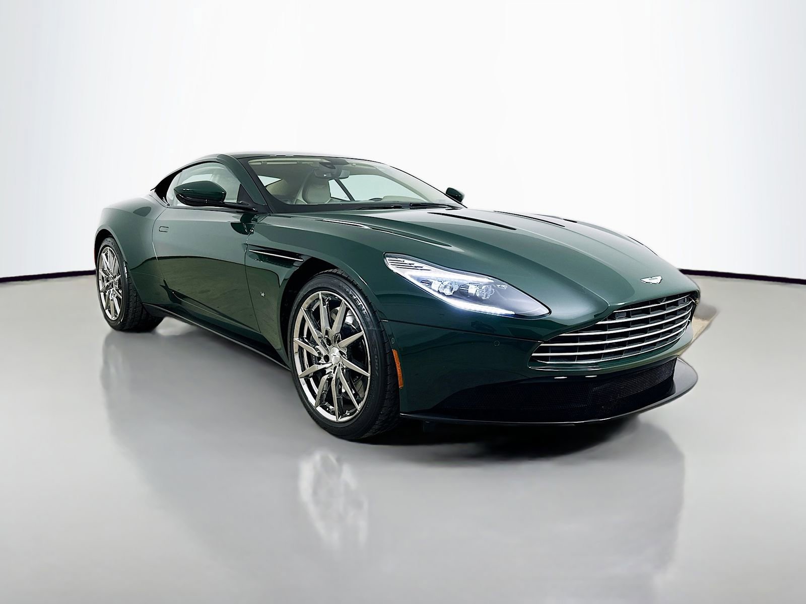 Used 2017 Aston Martin DB11 V12 RWD image 3