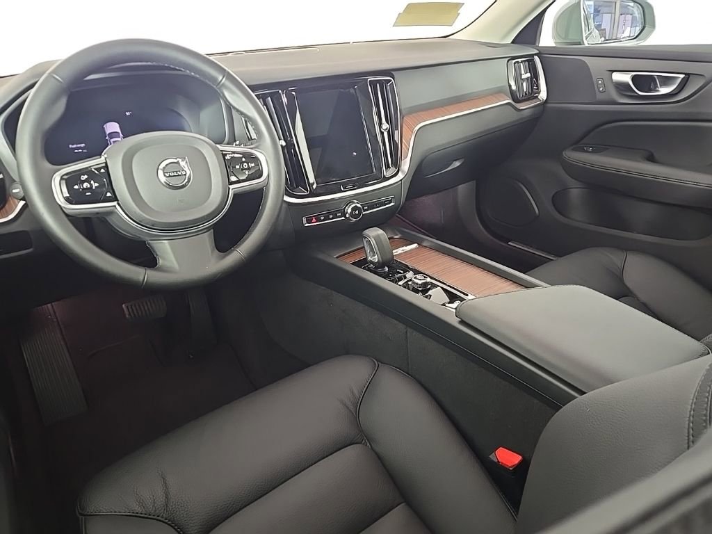 Certified 2025 Volvo V60 B5 Cross Country Plus image 16