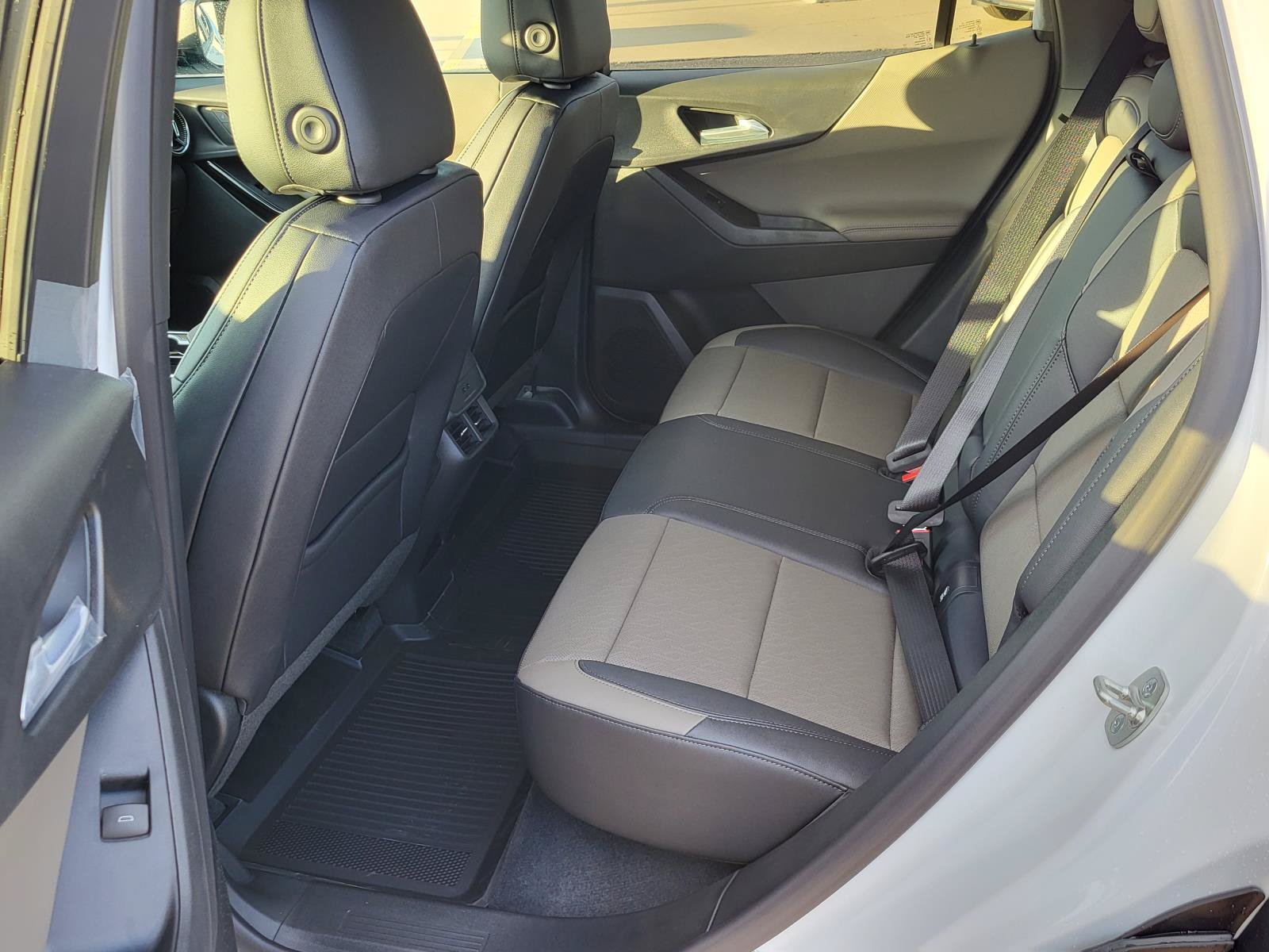 New 2026 Chevrolet Equinox LT w/ Convenience Package II FWD image 13