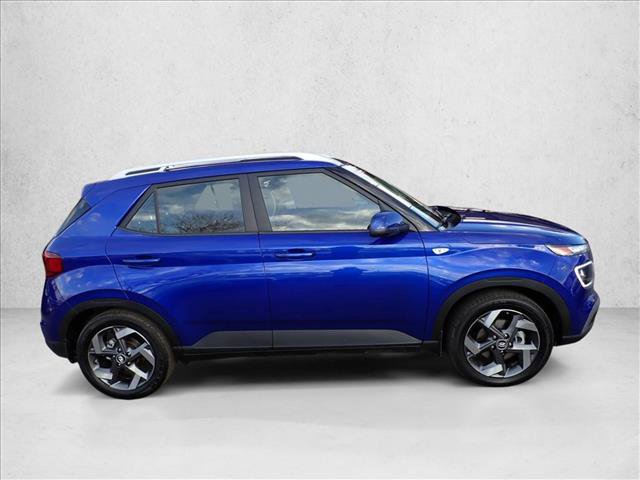 Used 2024 Hyundai Venue Limited image 5