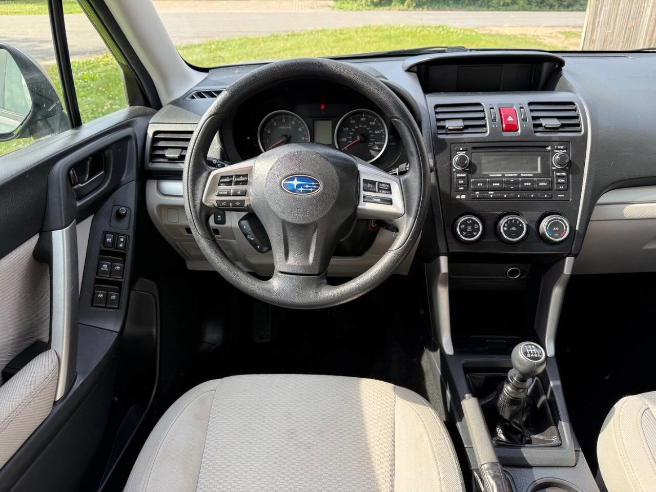 Used 2015 Subaru Forester 2.5i AWD/4WD image 5