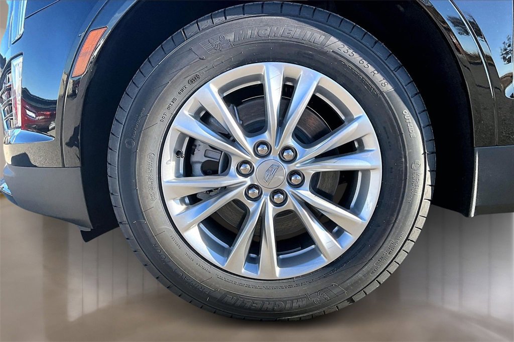 New 2026 Cadillac XT5 Luxury image 12