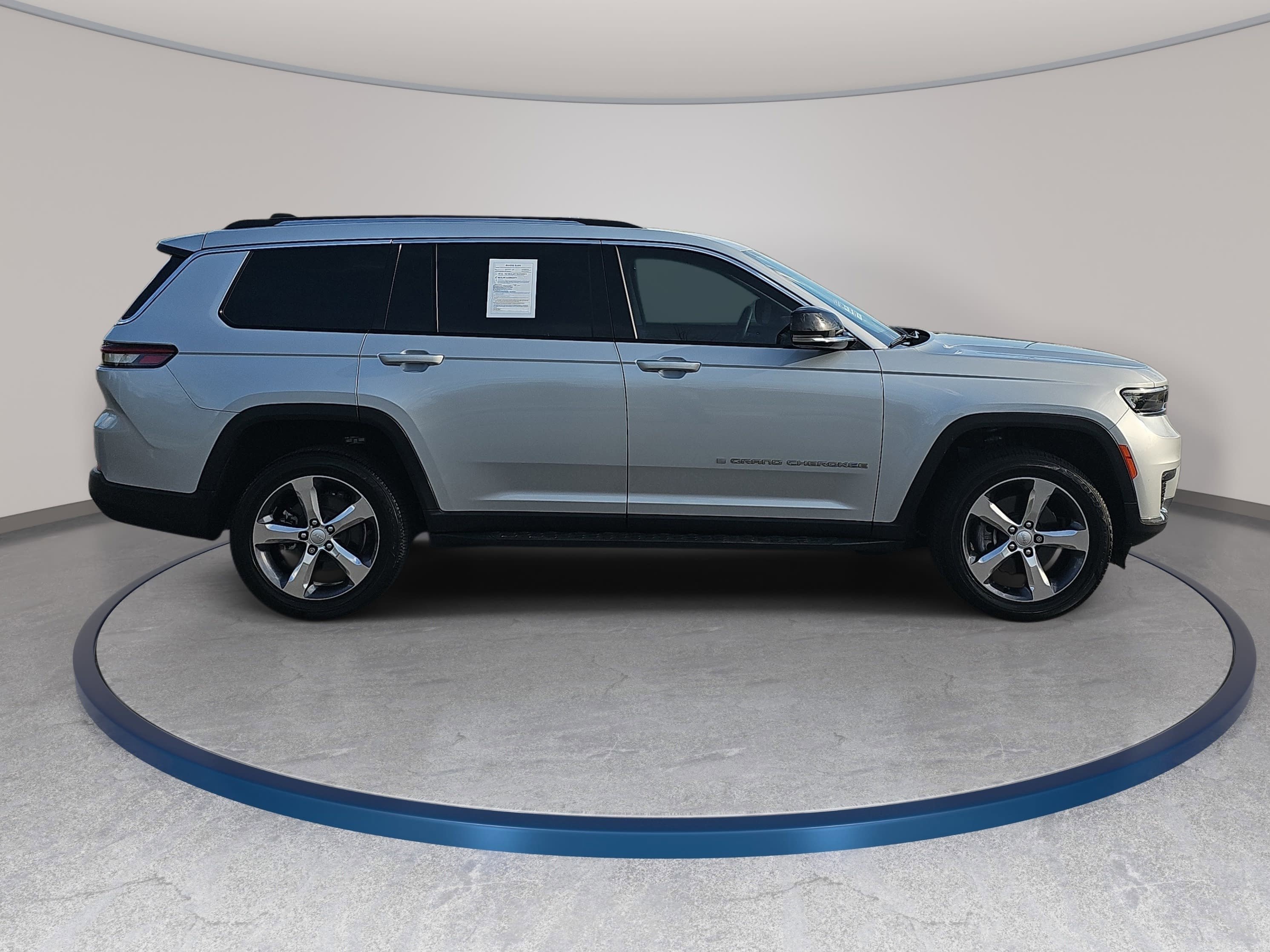 Used 2022 Jeep Grand Cherokee L Limited RWD image 4