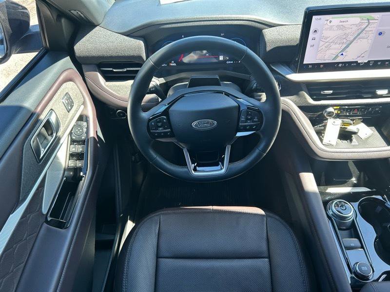 Used 2025 Ford Explorer Platinum w/ Ultimate Package image 8