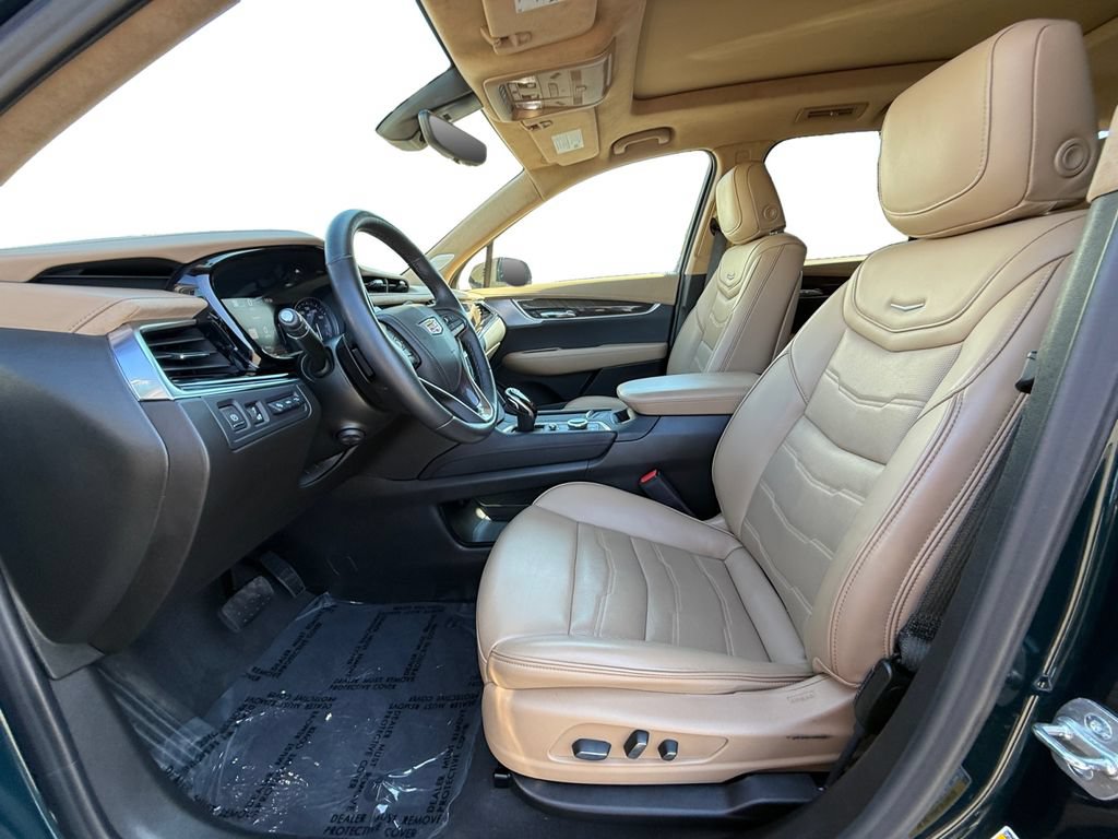 Used 2024 Cadillac XT6 Premium Luxury w/ Platinum Package FWD image 9